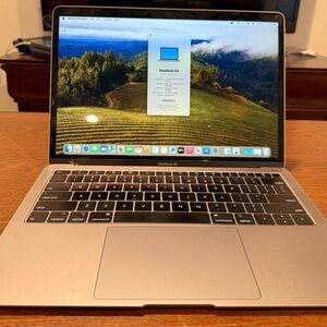 Apple MacBook Air 13" 2019 (i5 8th
16GB RAM/256GB SSD)
